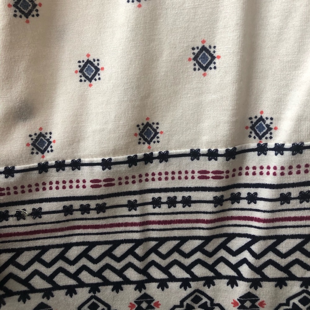Adorable top! - Picture 3 of 5